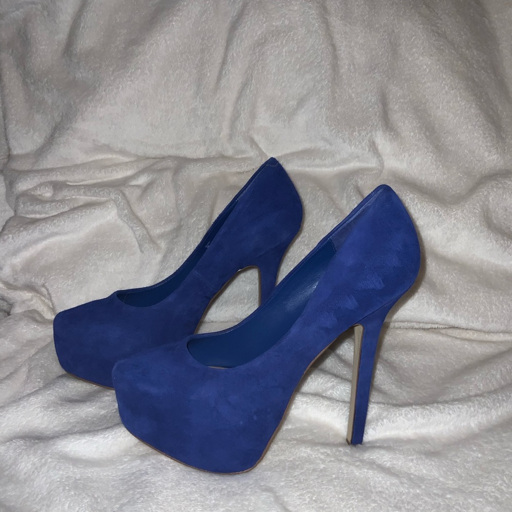 STEVE MADDEN Ultra High Heels in ROYAL BLUE! PRICE DROP!!!  LIKE NEW Suede